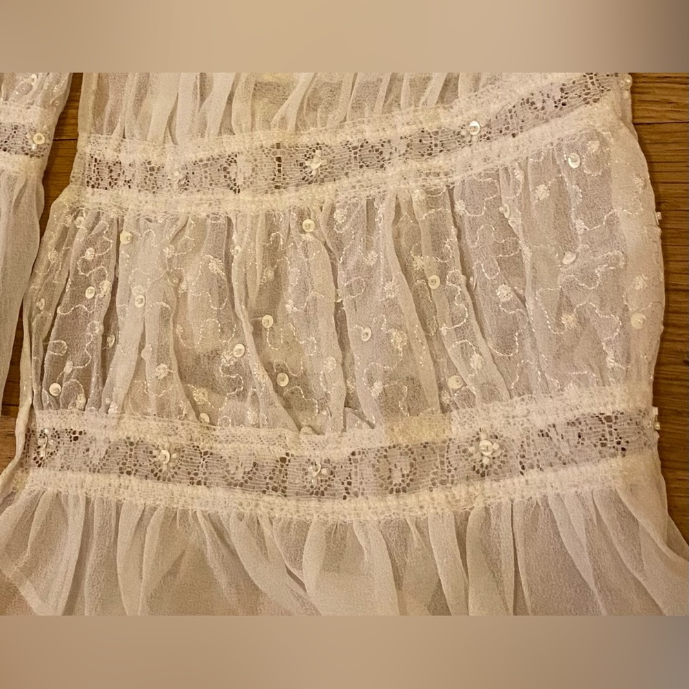 Gorgeous Elegant Ivory Shawl w Lace & Sequins - Picture 3 of 7